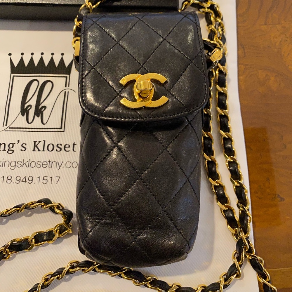 Chanel calfskin quilted phone case chain sling bag